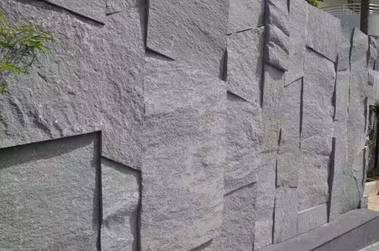 Schwarzer/grauer G654-Granitwandstein mit natürlicher Oberfläche für Außen- und Innenwände, Kamin, Außendekoration, Säulen